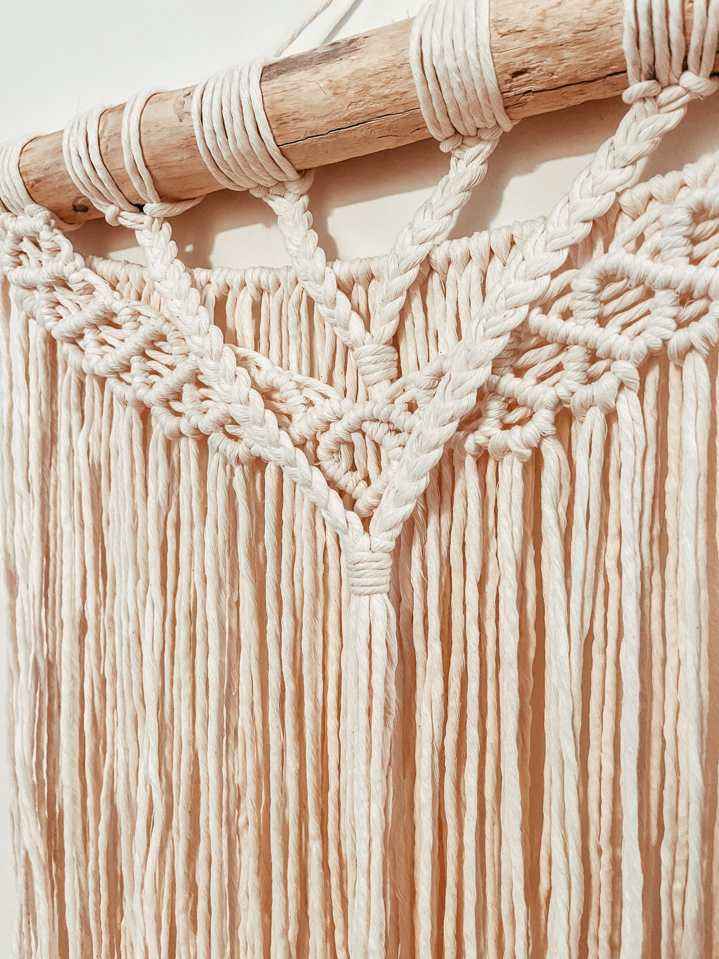 BOLIE ~ macramé mural